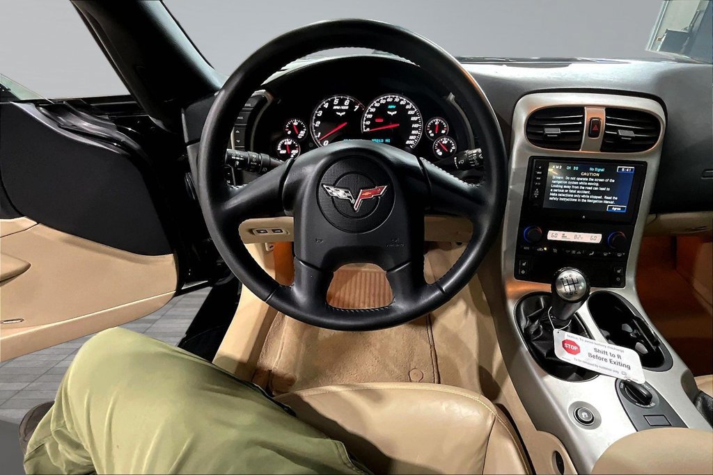 Used 2005 Chevrolet Corvette Convertible w/ Preferred Equipment Group RWD image 8