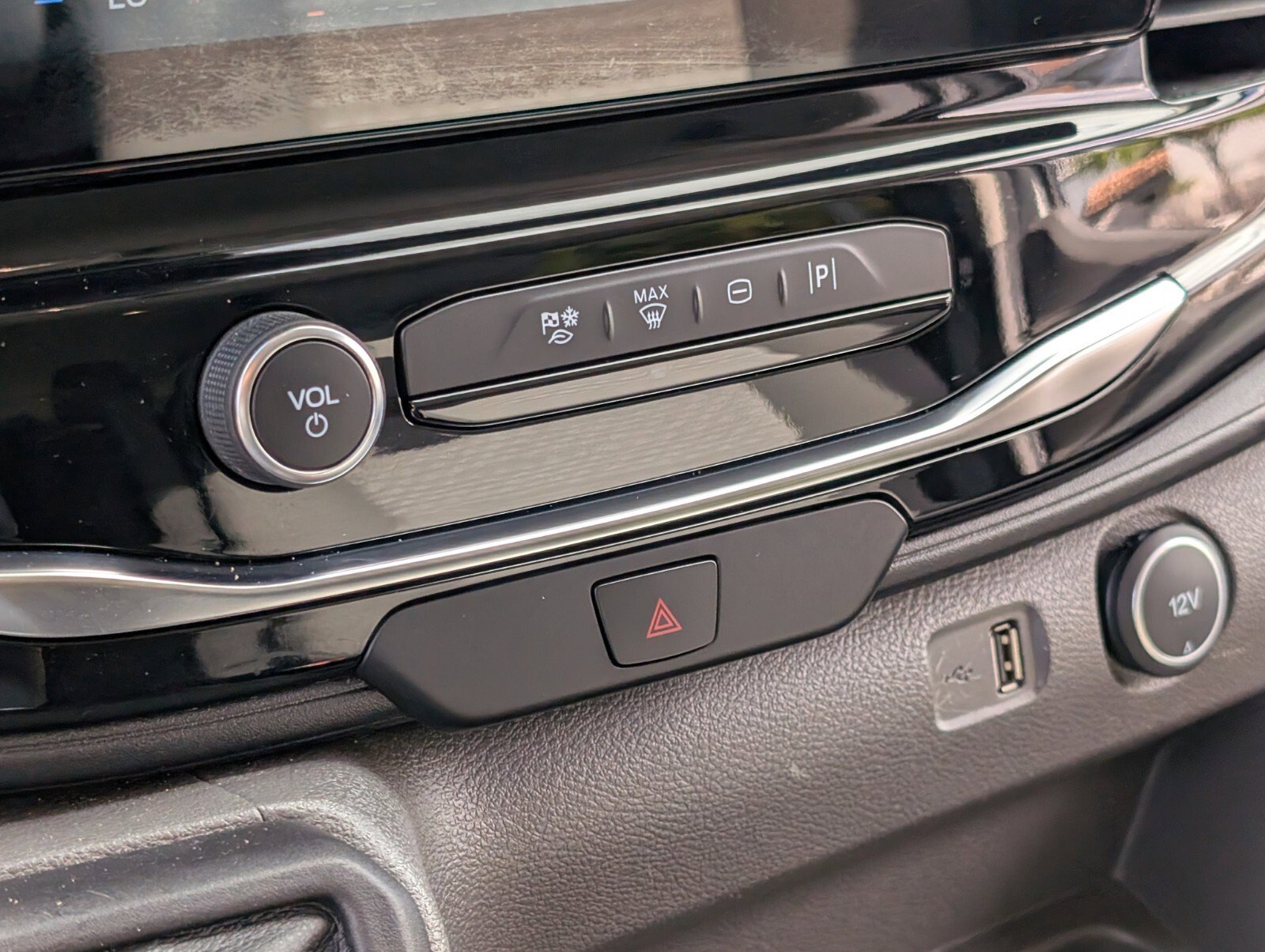 Used 2023 Ford Transit 350 XLT image 21