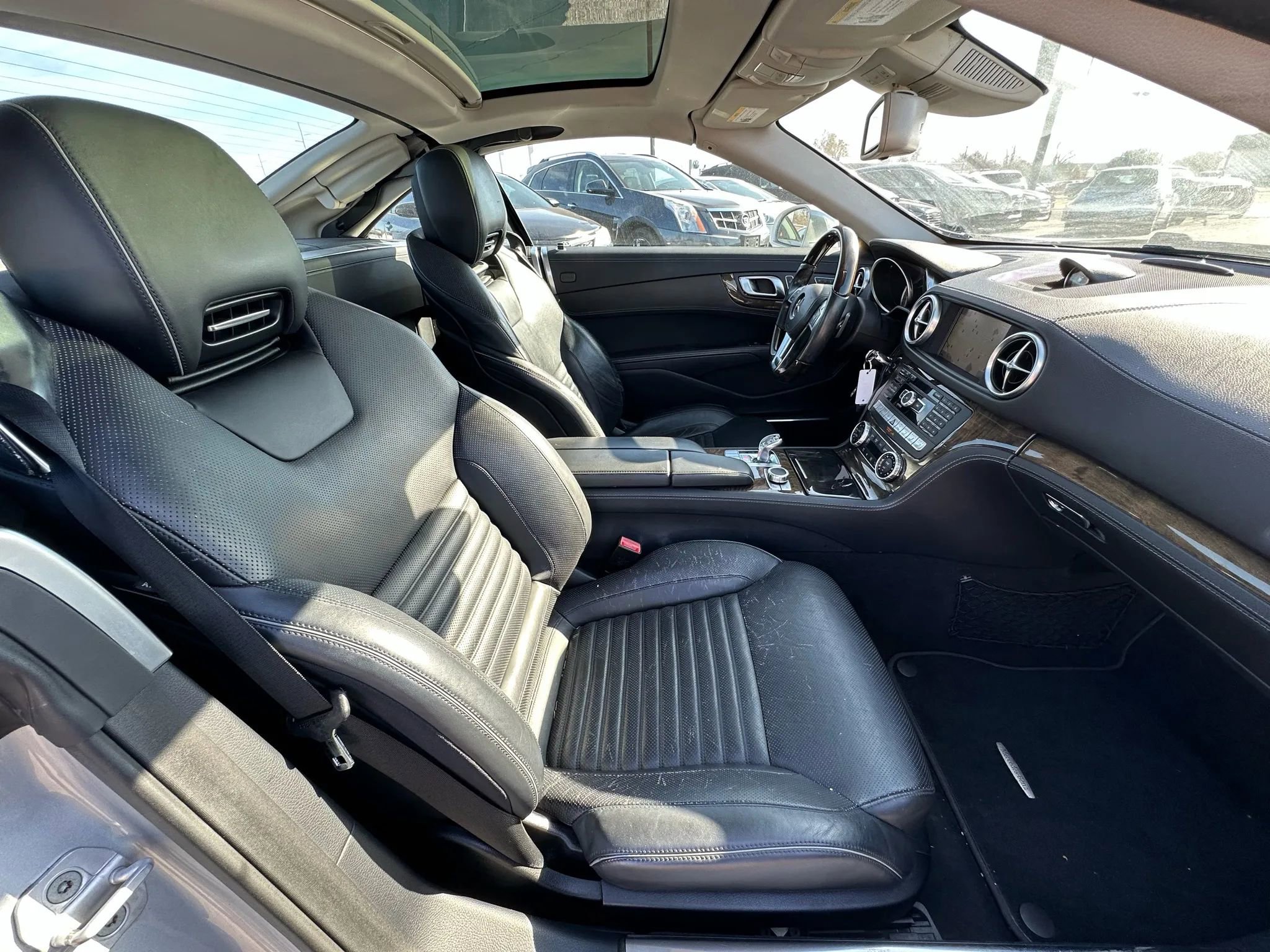 Used 2015 Mercedes-Benz SL 550 w/ Driver Assistance Package image 23