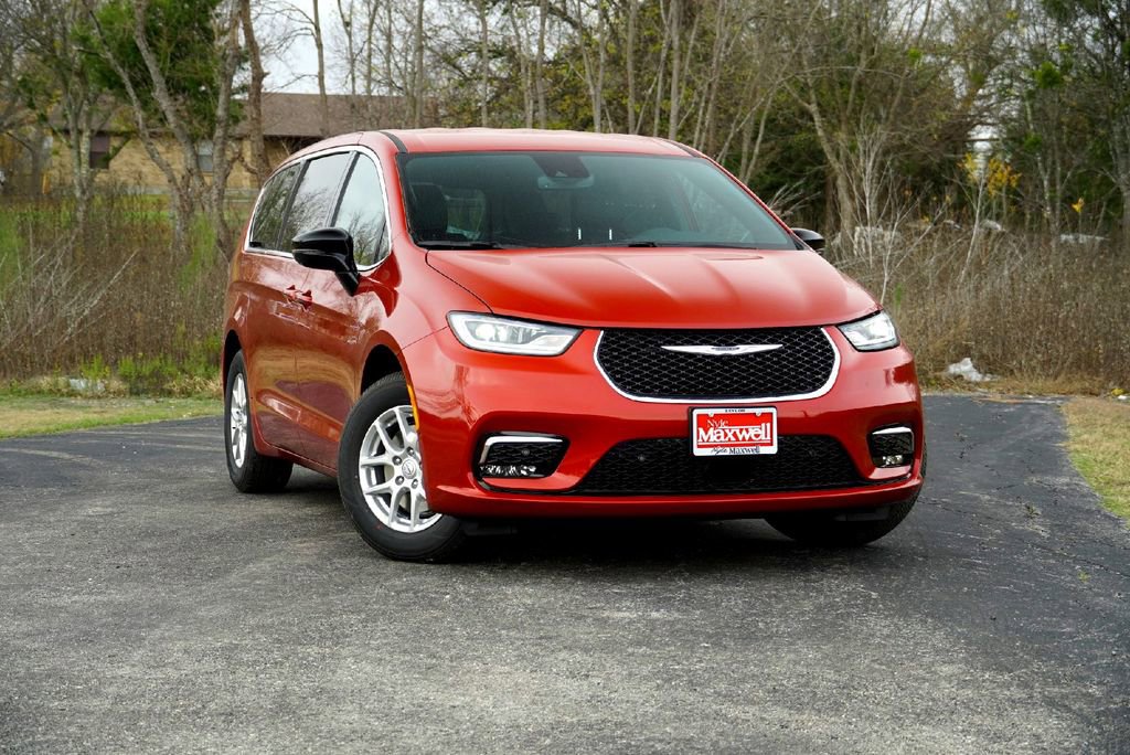 New 2026 Chrysler Pacifica Select FWD image 2