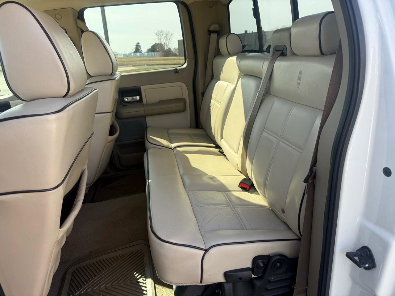 Used 2006 Lincoln Mark LT 4x4 image 16