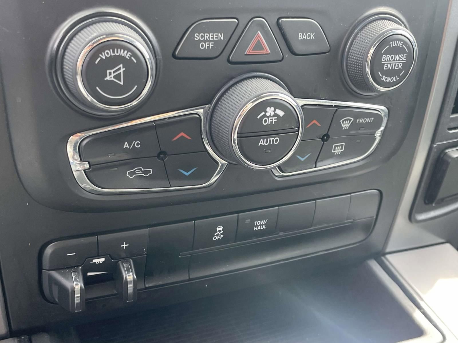 Used 2023 RAM 1500 Classic SLT w/ Trailer & Traction Group AWD/4WD image 17