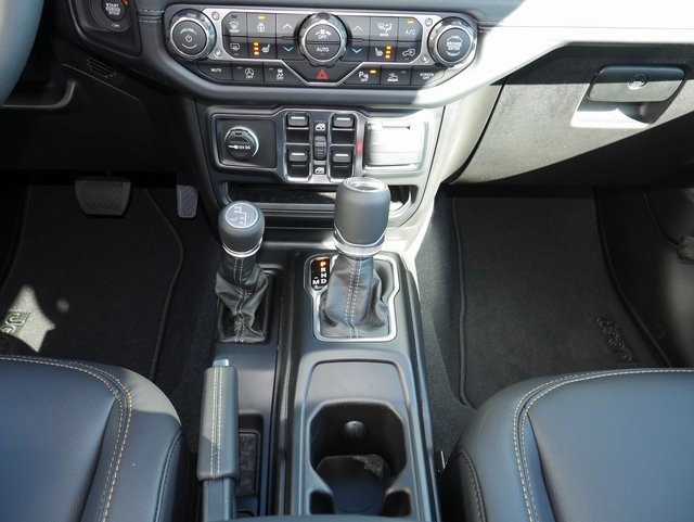 New 2025 Jeep Gladiator Sport image 22