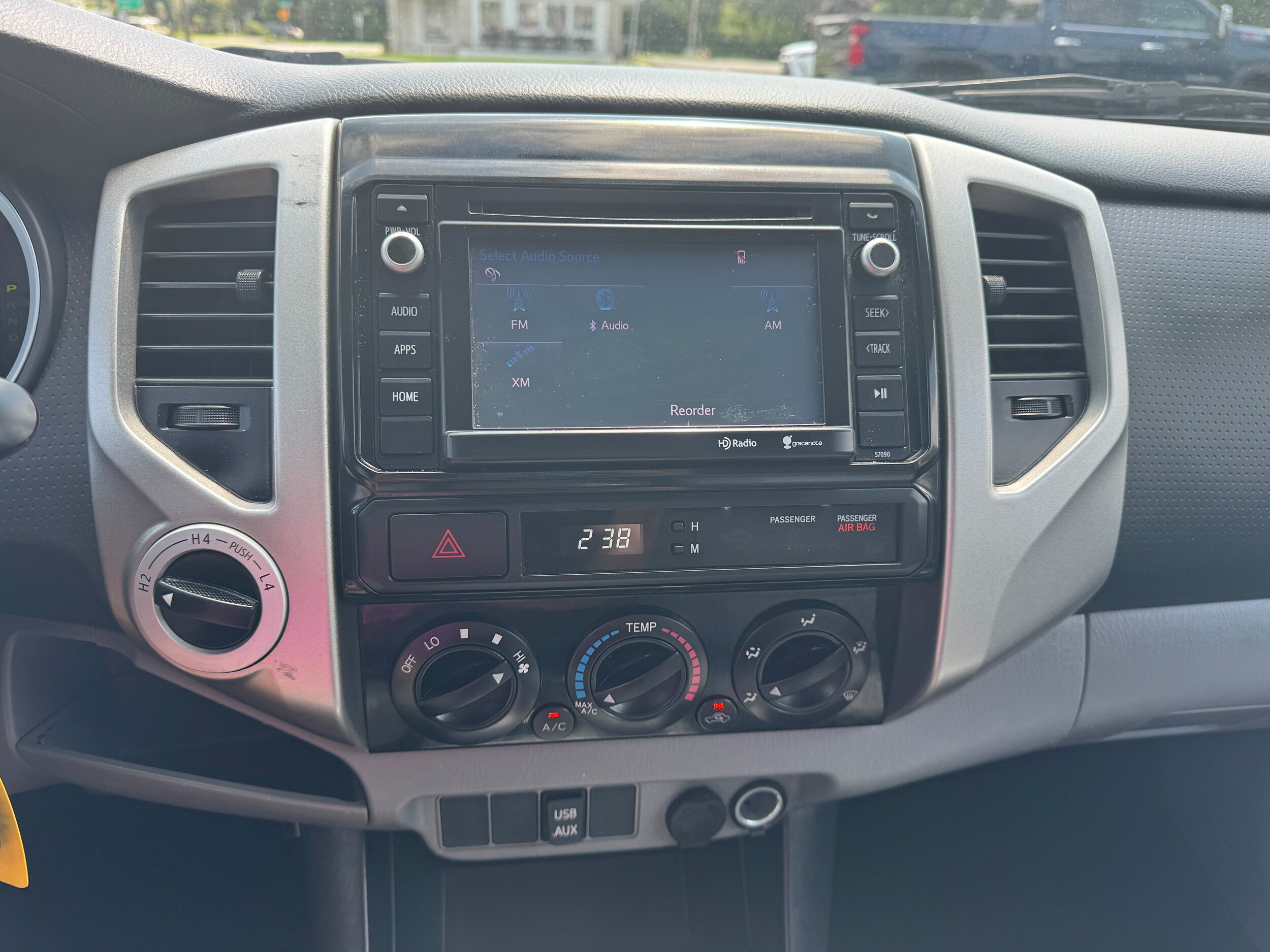 Used 2014 Toyota Tacoma 4x4 Double Cab w/ SR5 Package image 13