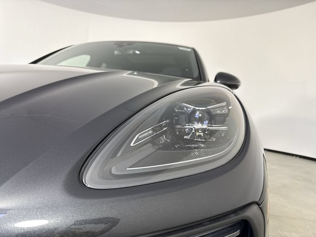 New 2026 Porsche Macan AWD/4WD image 11