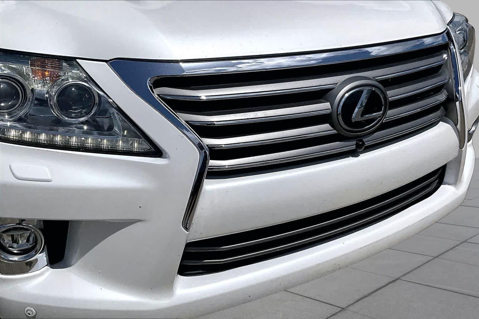 Used 2014 Lexus LX 570 4WD image 27