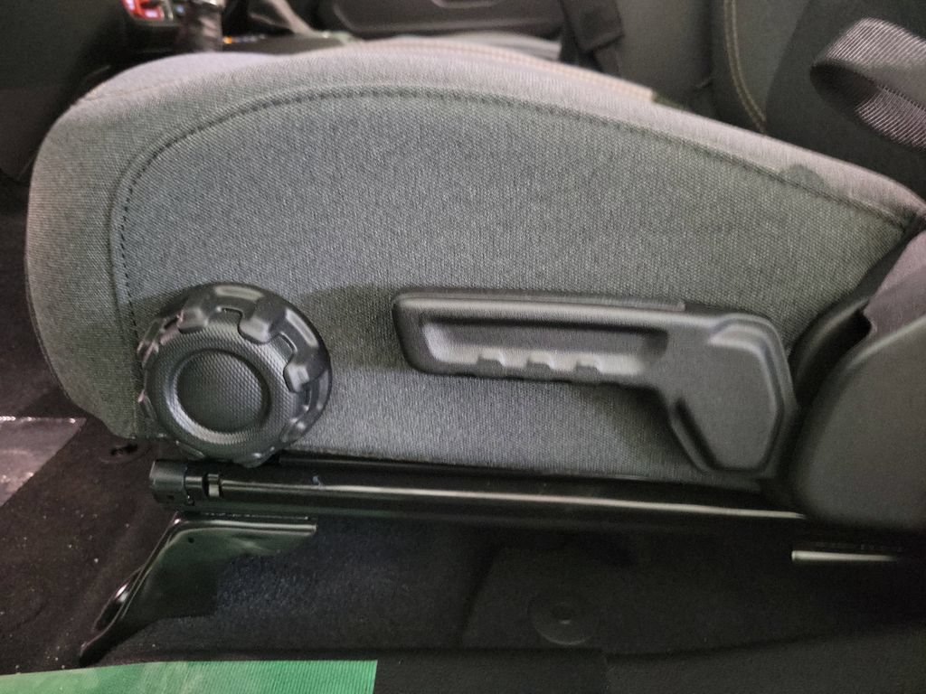 New 2026 Jeep Gladiator Sport AWD/4WD image 12