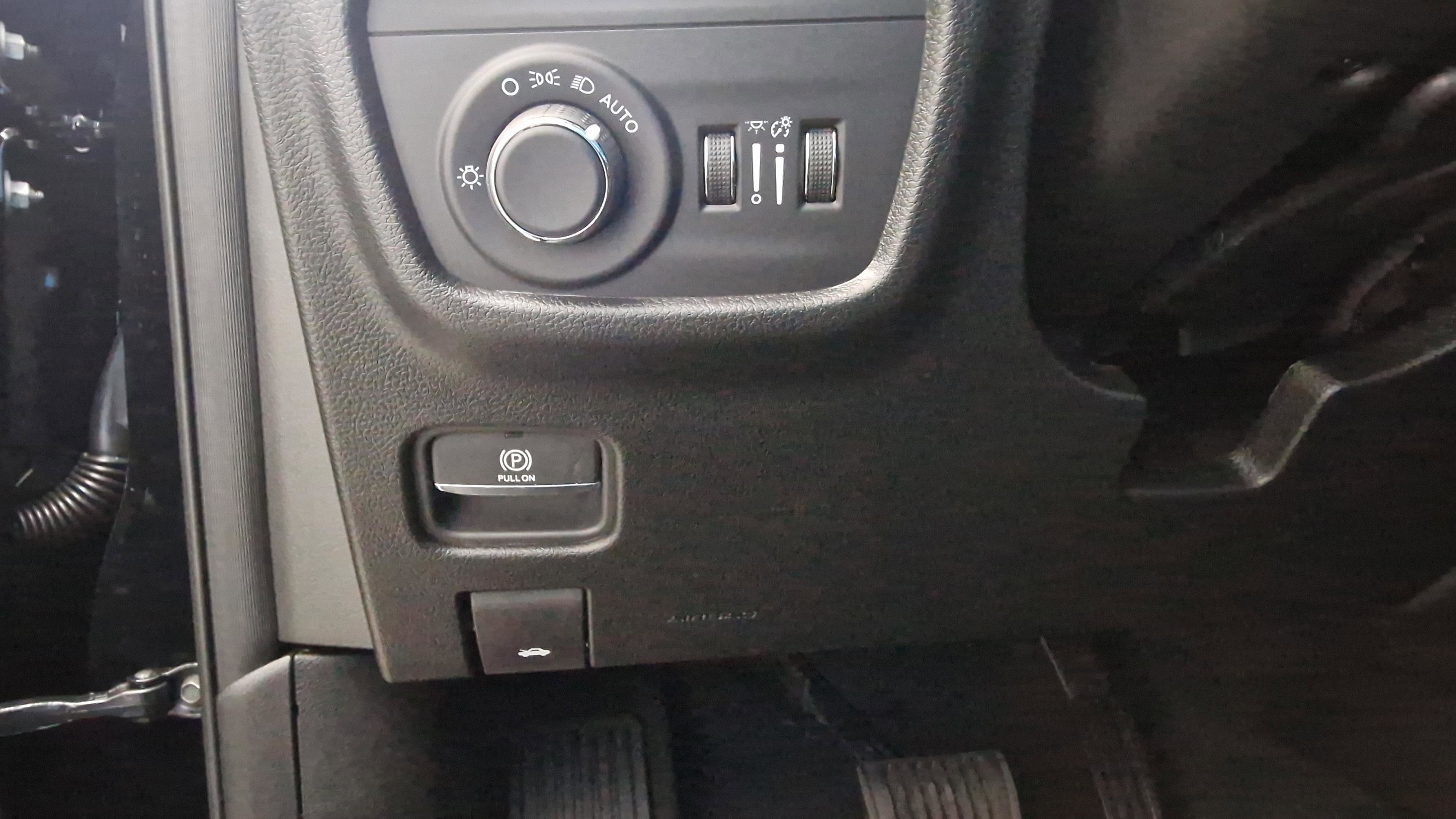 New 2025 Jeep Grand Cherokee Altitude image 22