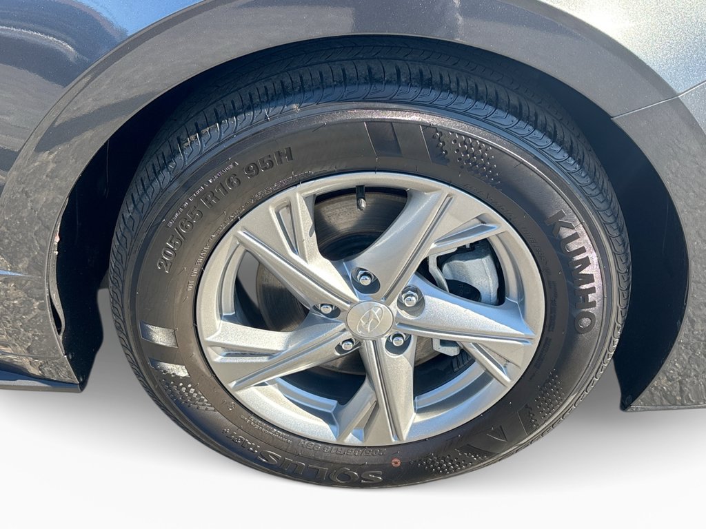 Used 2023 Hyundai Sonata SE w/ Cargo Package FWD image 12