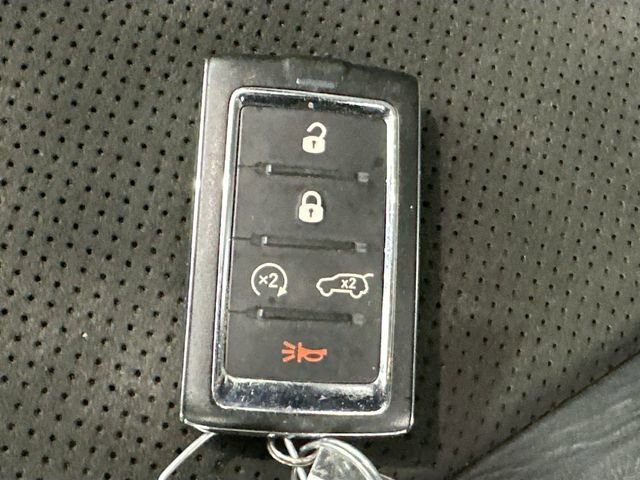 Used 2023 Jeep Grand Cherokee L Laredo image 17