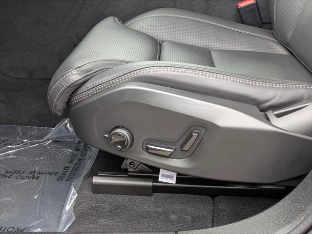 Used 2026 Volvo XC60 T8 Ultra w/ Climate Package PRO AWD/4WD image 22
