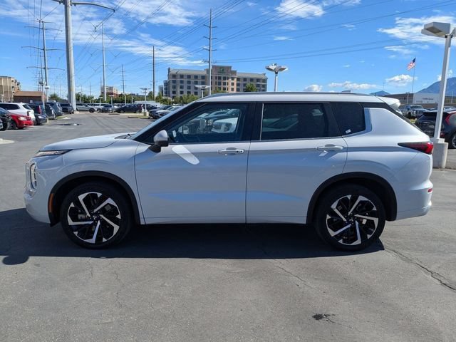 Used 2023 Mitsubishi Outlander SEL AWD/4WD image 3