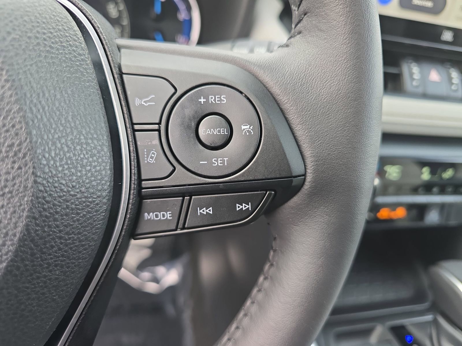 Used 2025 Toyota RAV4 XLE Premium image 25