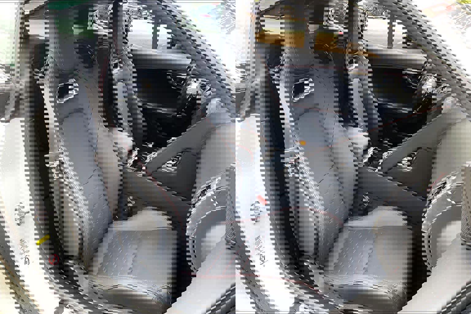 Used 2020 Jaguar F-TYPE R image 9