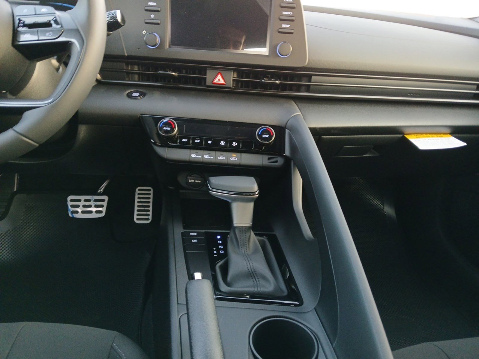 New 2025 Hyundai Elantra Sport image 11