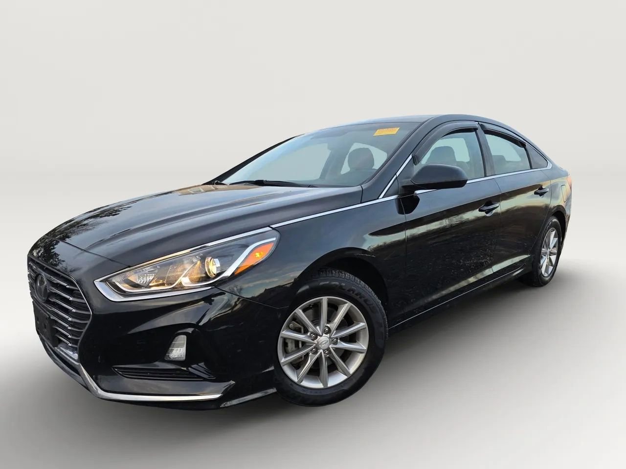 Used 2019 Hyundai Sonata SE w/ Cargo Package FWD image 2