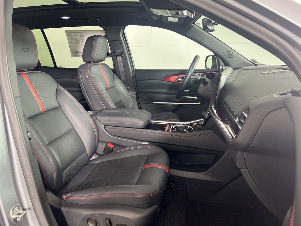 Used 2024 Chevrolet Traverse RS image 15