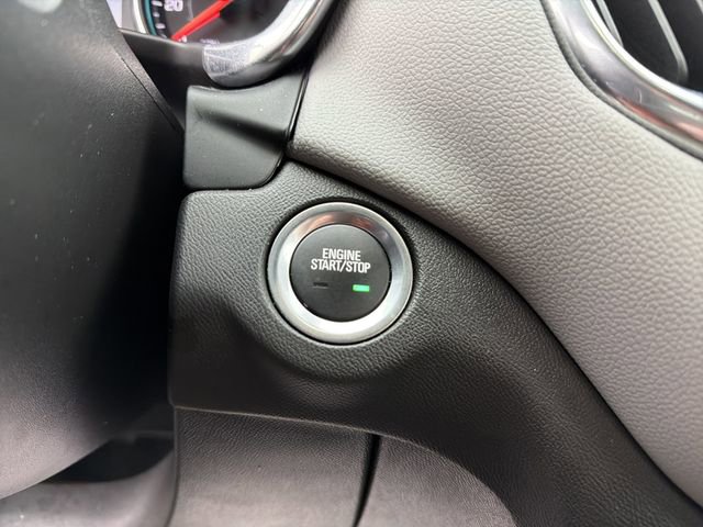 Used 2023 Chevrolet Equinox LT w/ Driver Convenience Package image 3