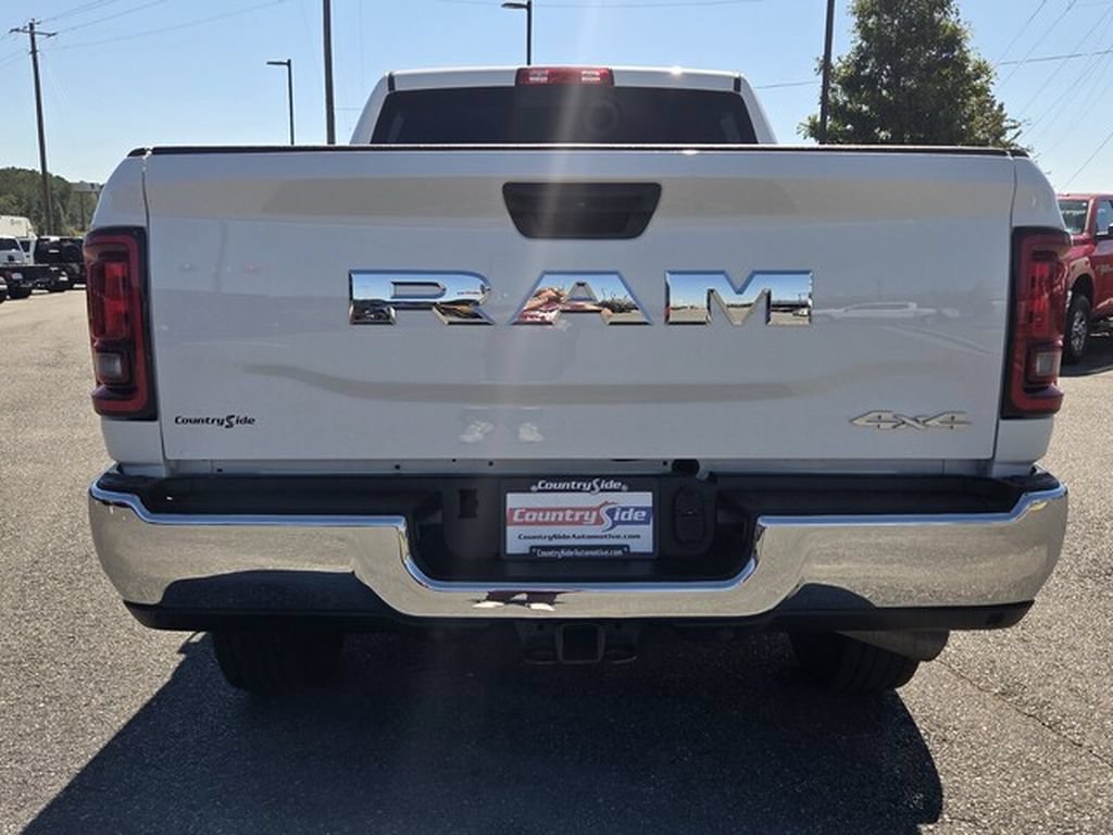 Used 2022 RAM 2500 Tradesman w/ Chrome Appearance Group AWD/4WD image 8