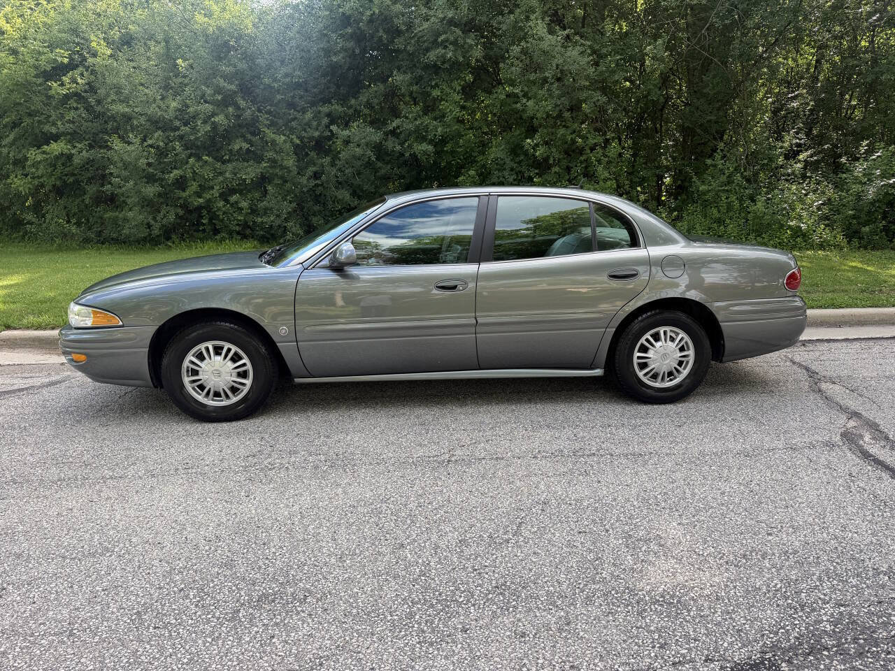 Used 2005 Buick Le Sabre Custom FWD image 2