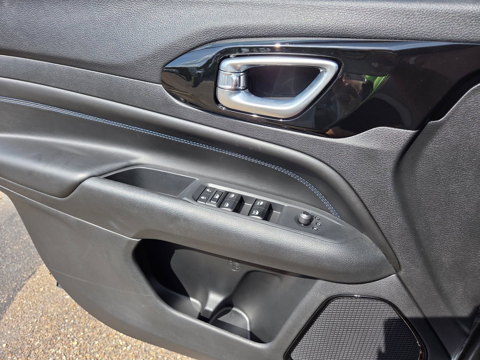 New 2026 Jeep Compass Latitude AWD/4WD image 13
