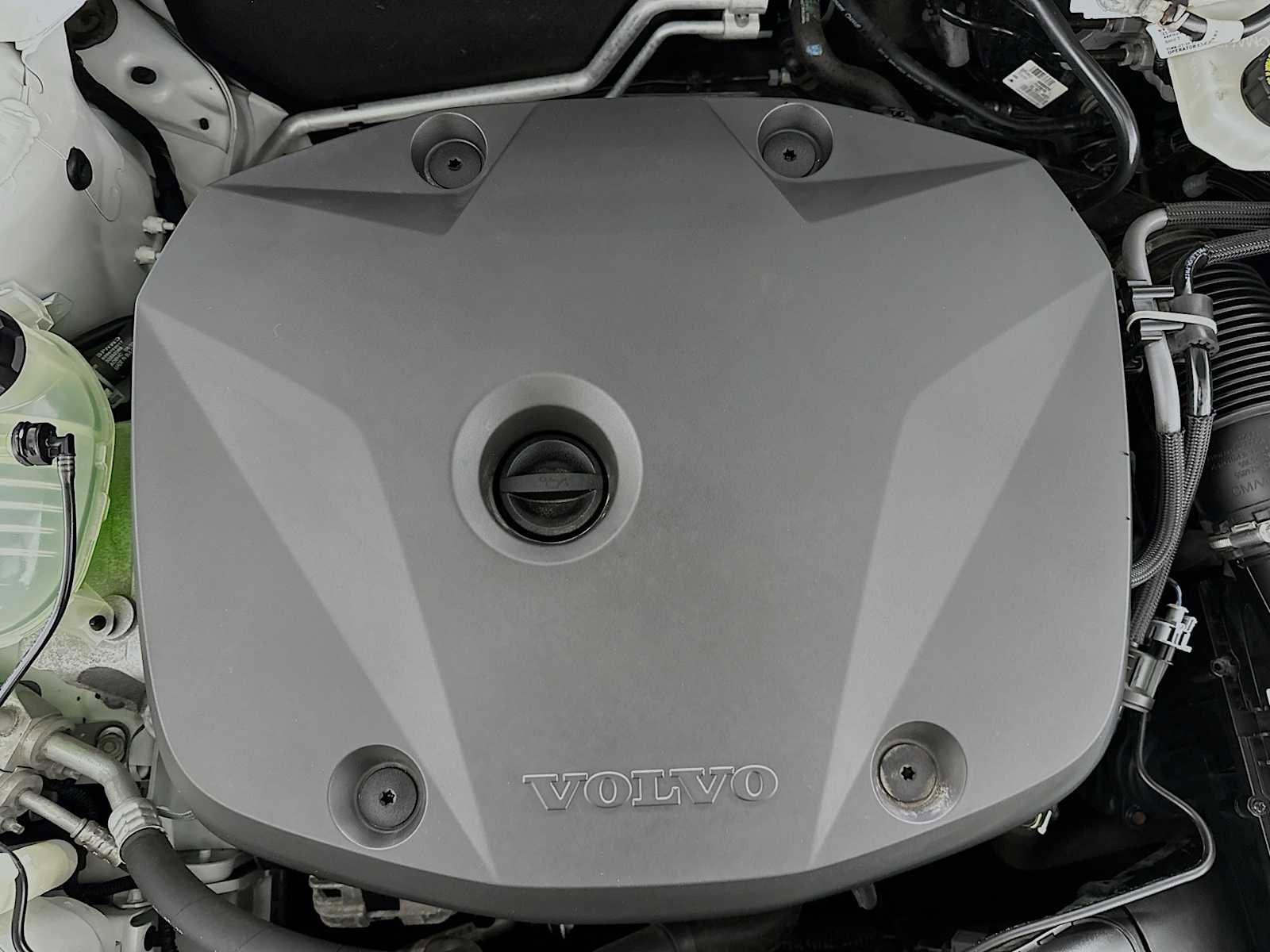 Used 2021 Volvo XC40 T5 R-Design image 29