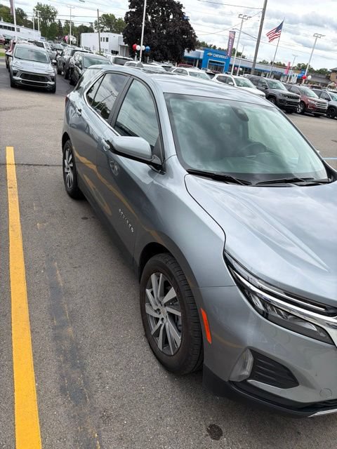 Used 2024 Chevrolet Equinox LT w/ LPO, Floor Liner Package FWD image 3