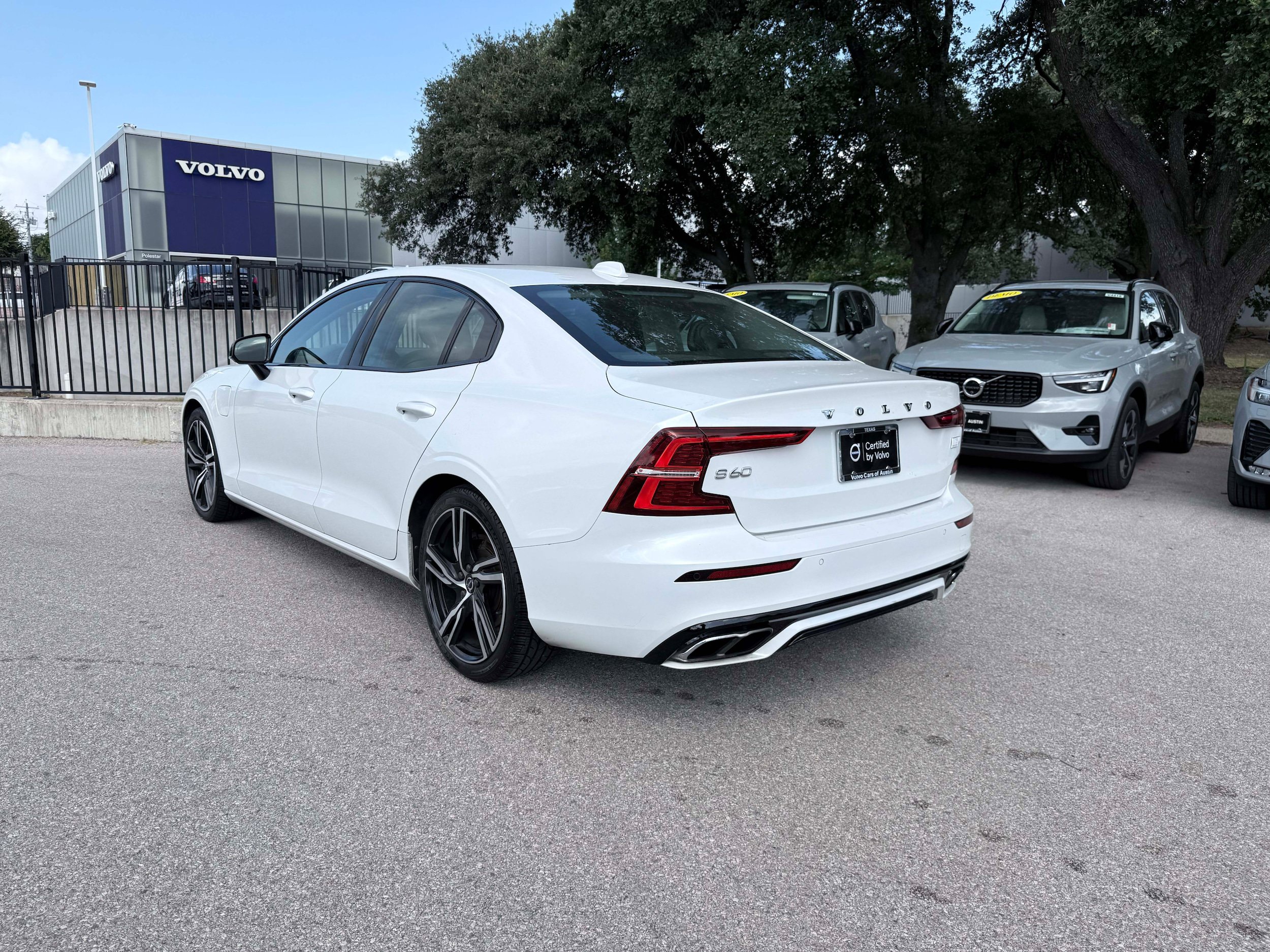 Used 2021 Volvo S60 T8 R-Design Expression w/ Premium Package AWD/4WD image 4