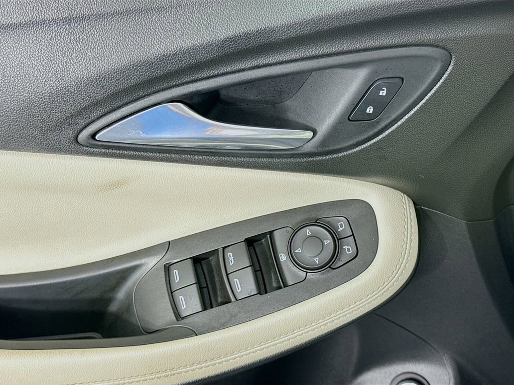 Used 2021 Buick Encore GX Select image 17