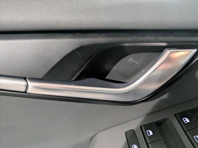 Used 2025 Kia Niro EX image 10