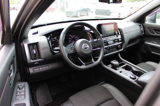 Used 2023 Nissan Pathfinder Rock Creek AWD/4WD image 13