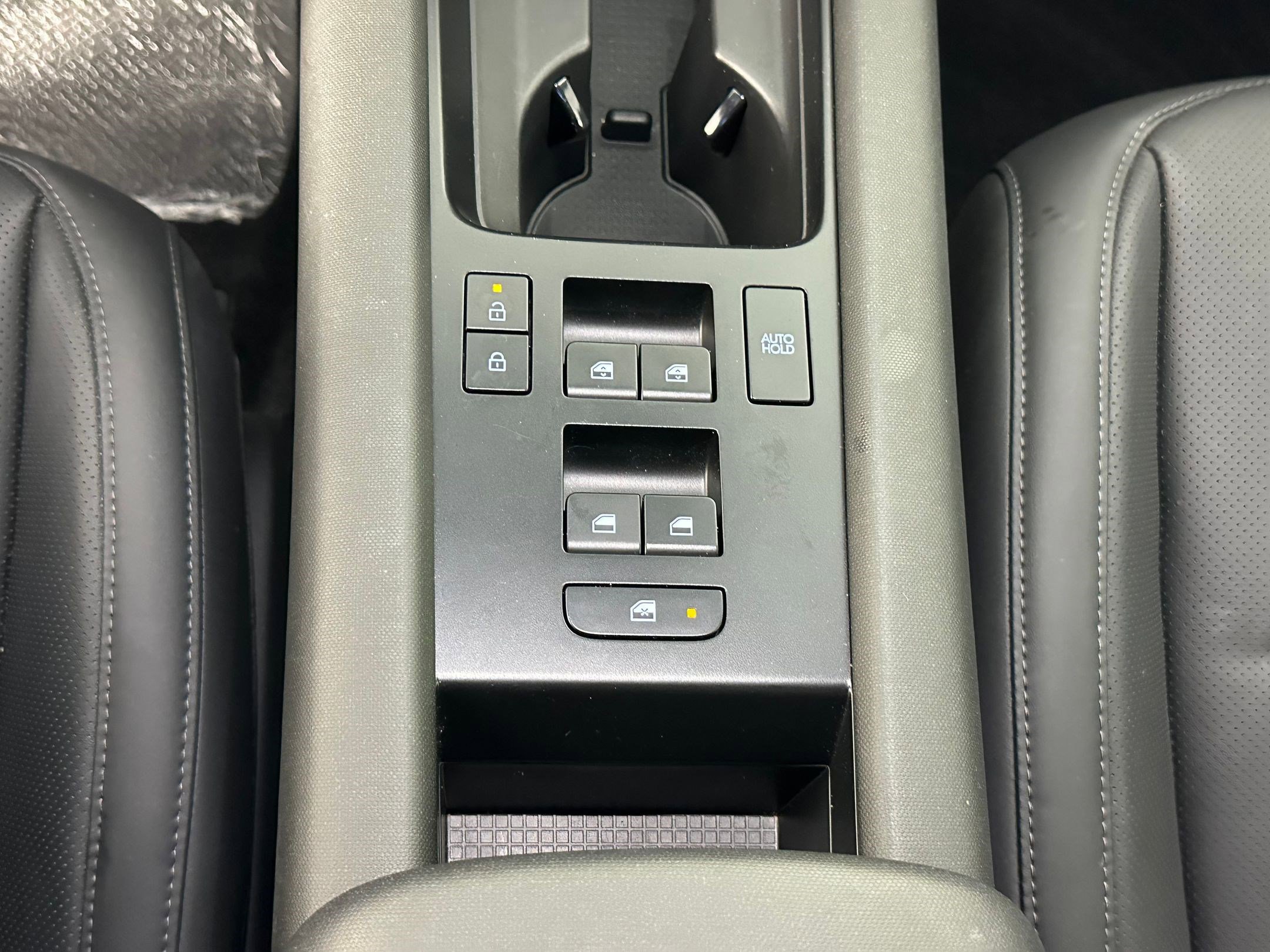 Used 2024 Hyundai Ioniq 6 Limited image 25