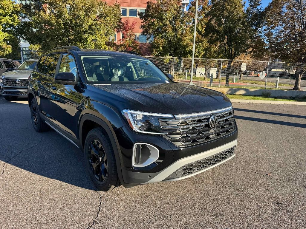 New 2026 Volkswagen Atlas Peak Edition image 6