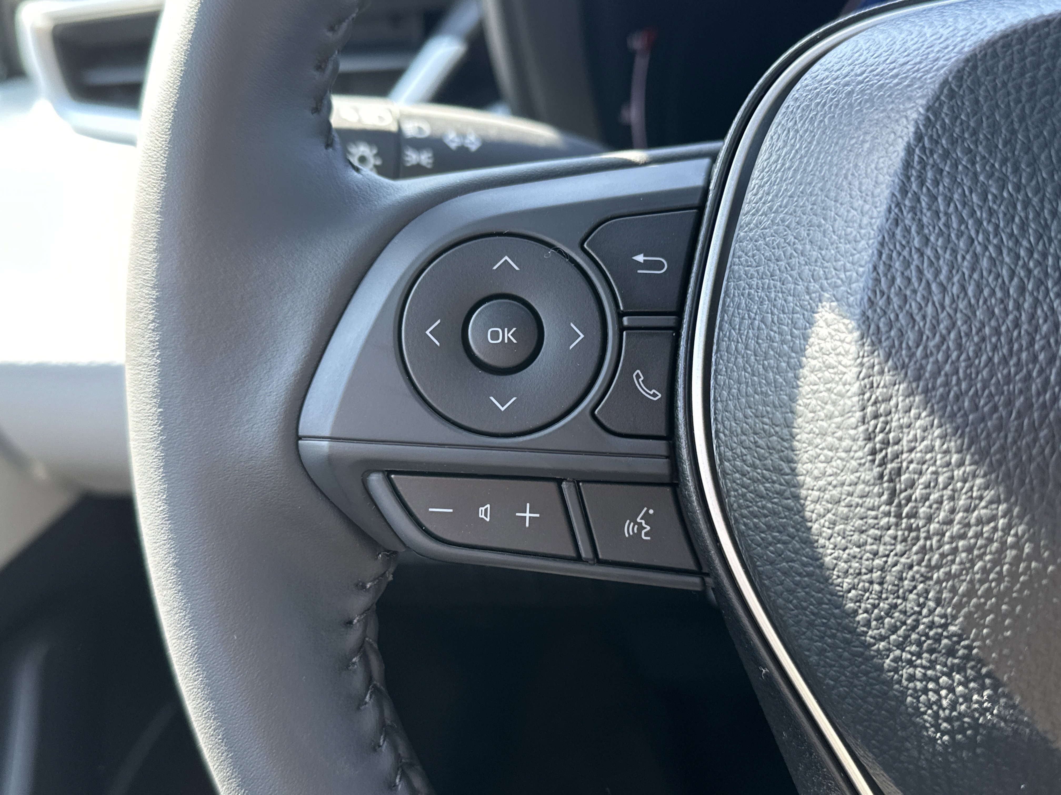 New 2026 Toyota Corolla SE FWD image 18