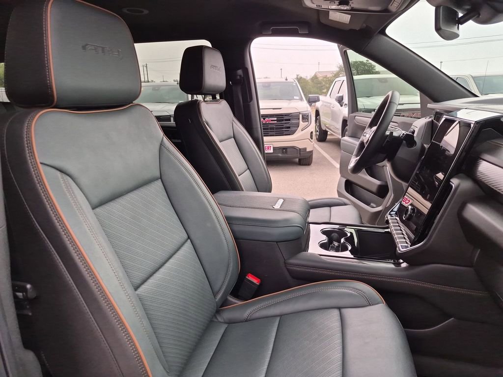 Certified 2025 GMC Yukon AT4 w/ Premium Trailering Package AWD/4WD image 38