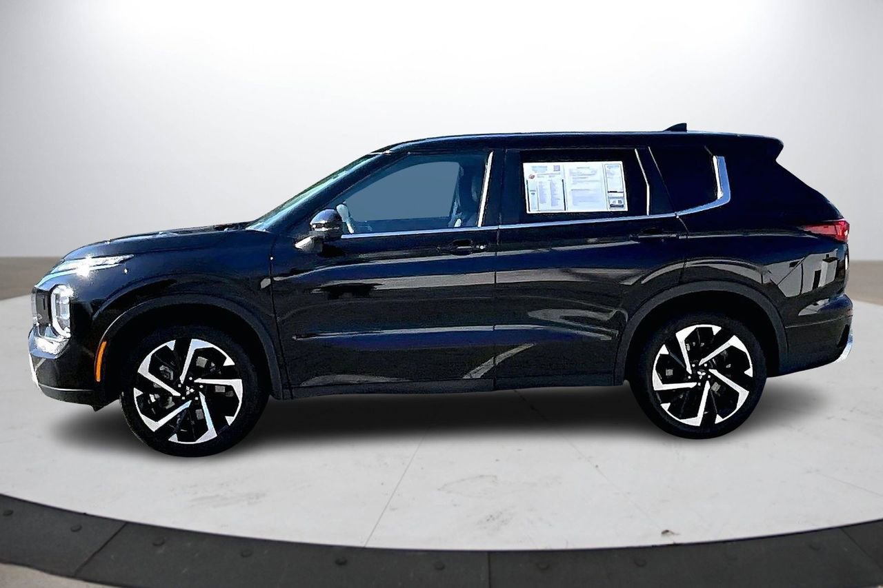Used 2024 Mitsubishi Outlander SE image 6