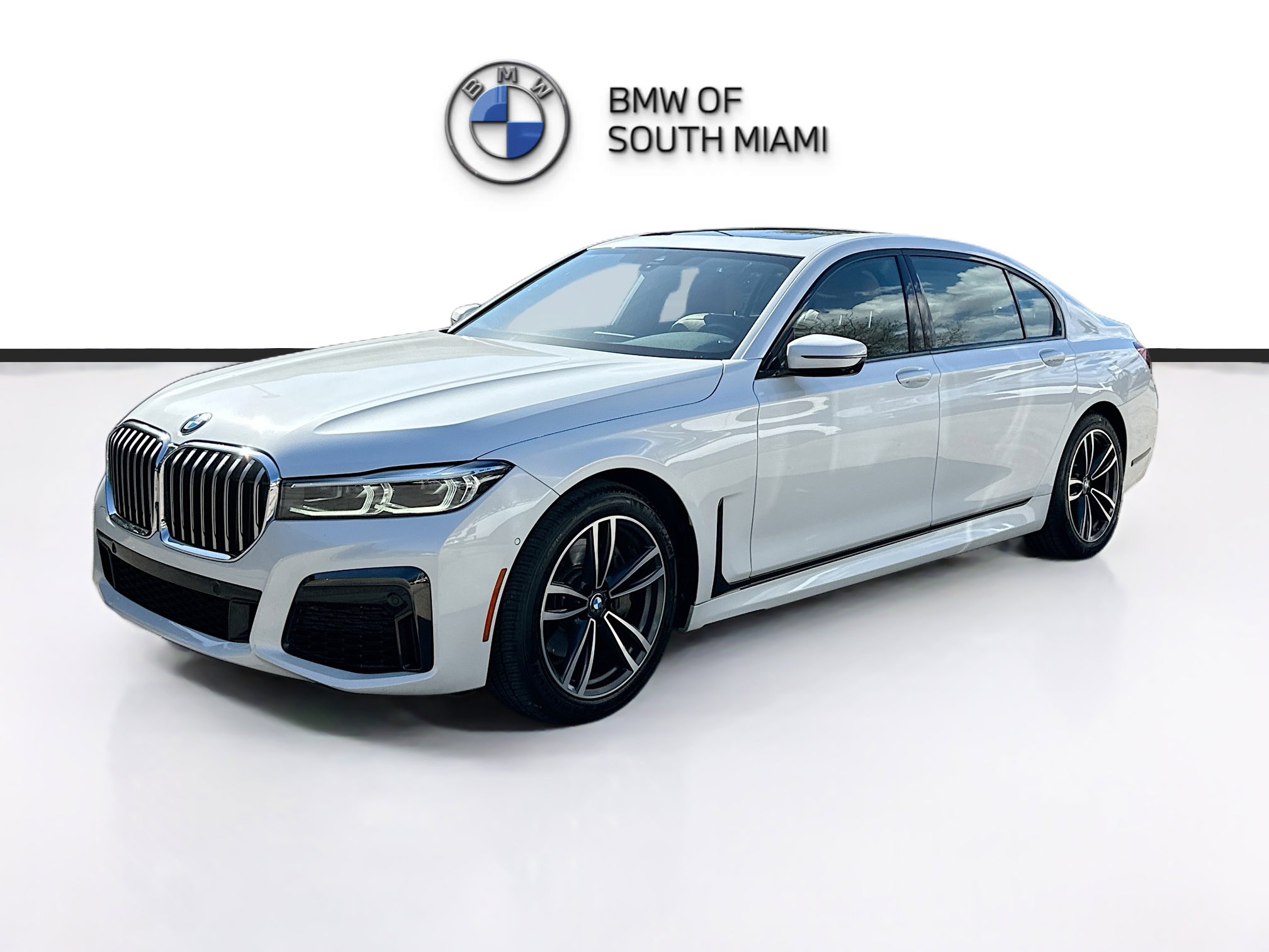 Used 2021 BMW 740i xDrive w/ M Sport Package image 3