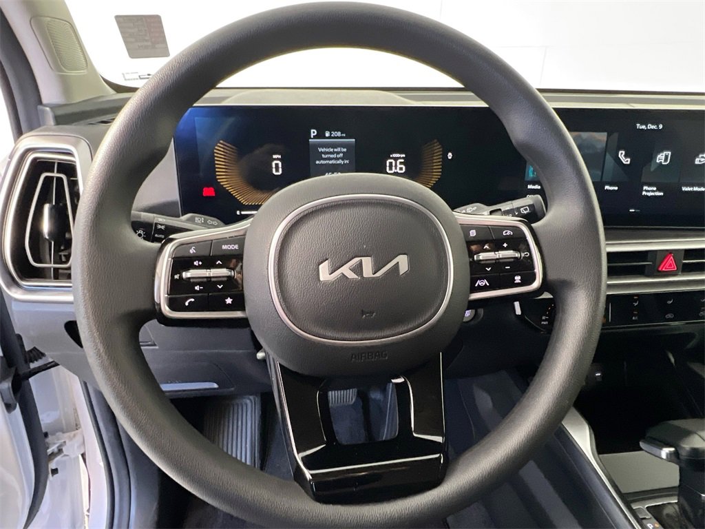 Certified 2024 Kia Sorento LX image 12