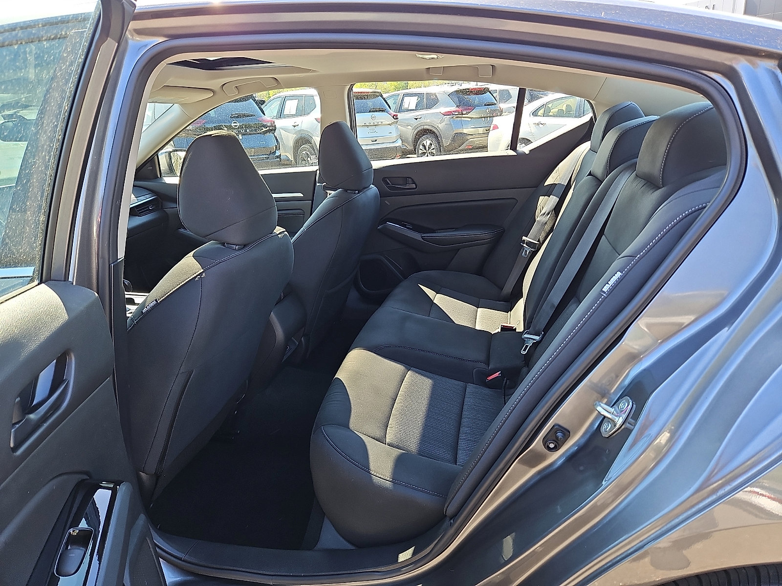 Certified 2023 Nissan Altima 2.5 SV w/ SV Premium Package AWD/4WD image 10