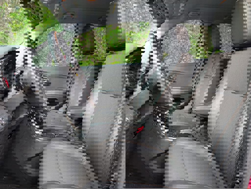 Certified 2022 Chevrolet Trax LT w/ Sport Edition image 13