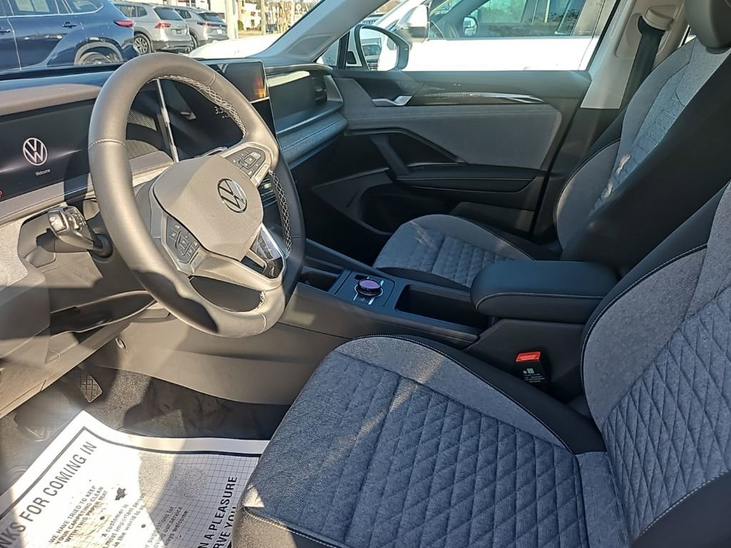 Certified 2025 Volkswagen Tiguan S image 7