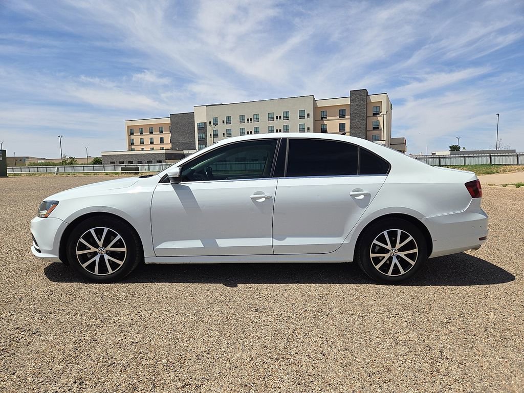 Used 2017 Volkswagen Jetta SE FWD image 2