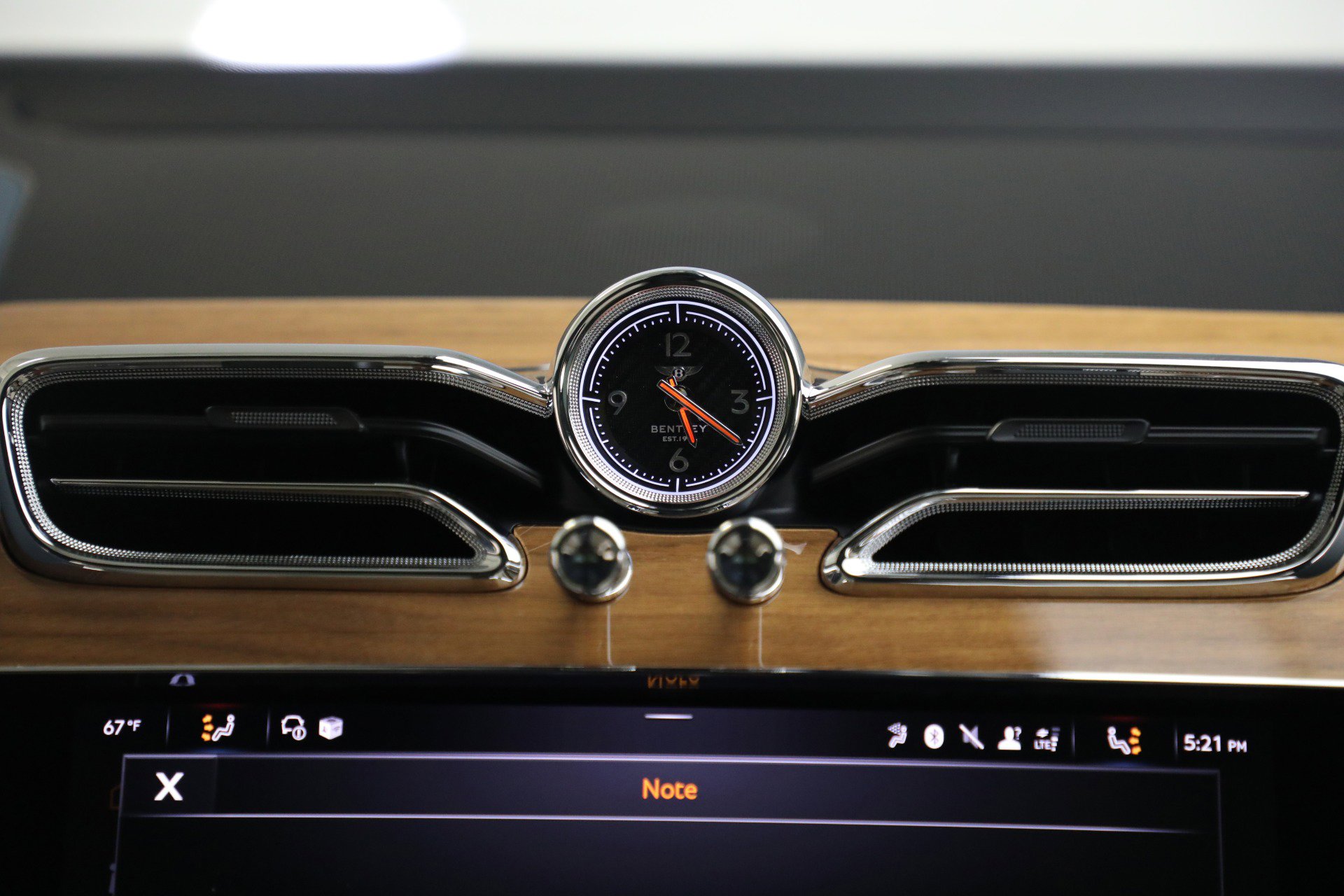 New 2025 Bentley Bentayga Extended Wheelbase image 22