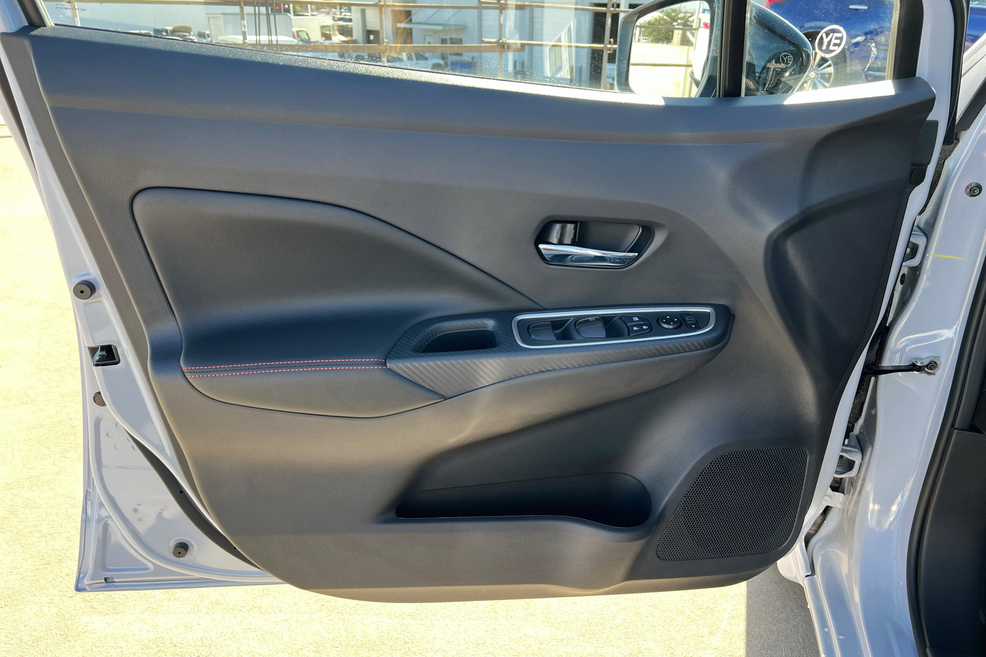 New 2025 Nissan Versa SR w/ Trunk Package image 14