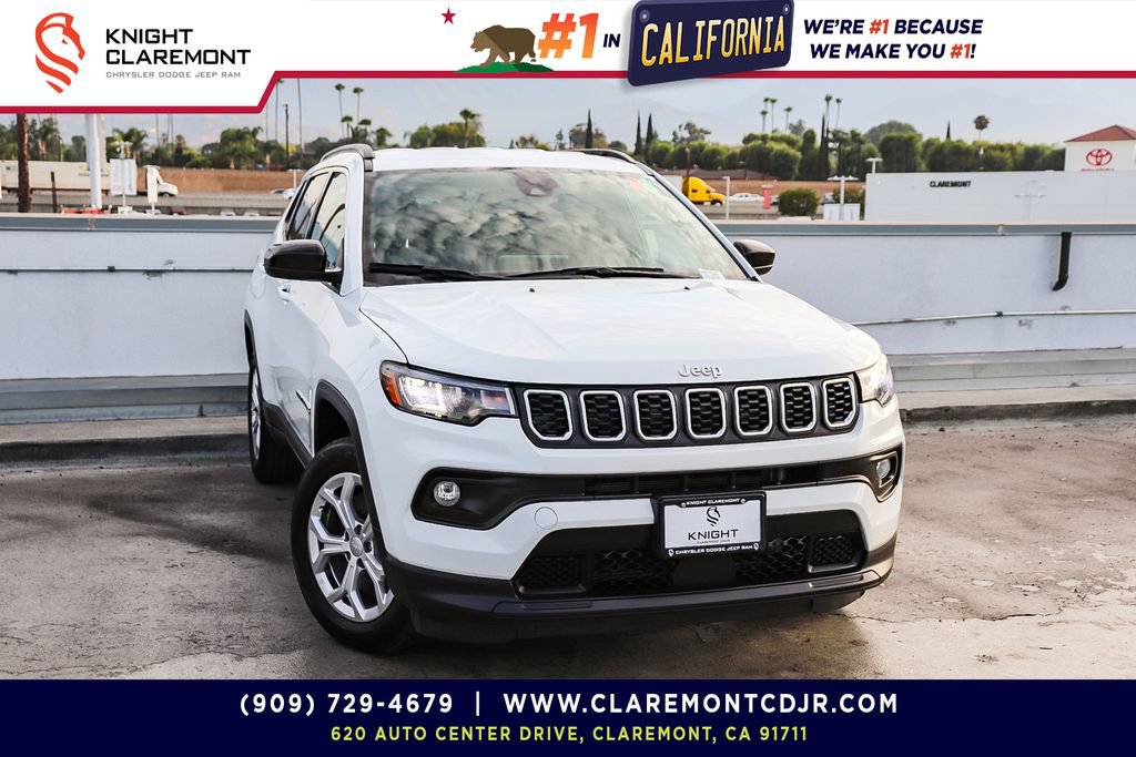 Used 2024 Jeep Compass Latitude AWD/4WD image 1