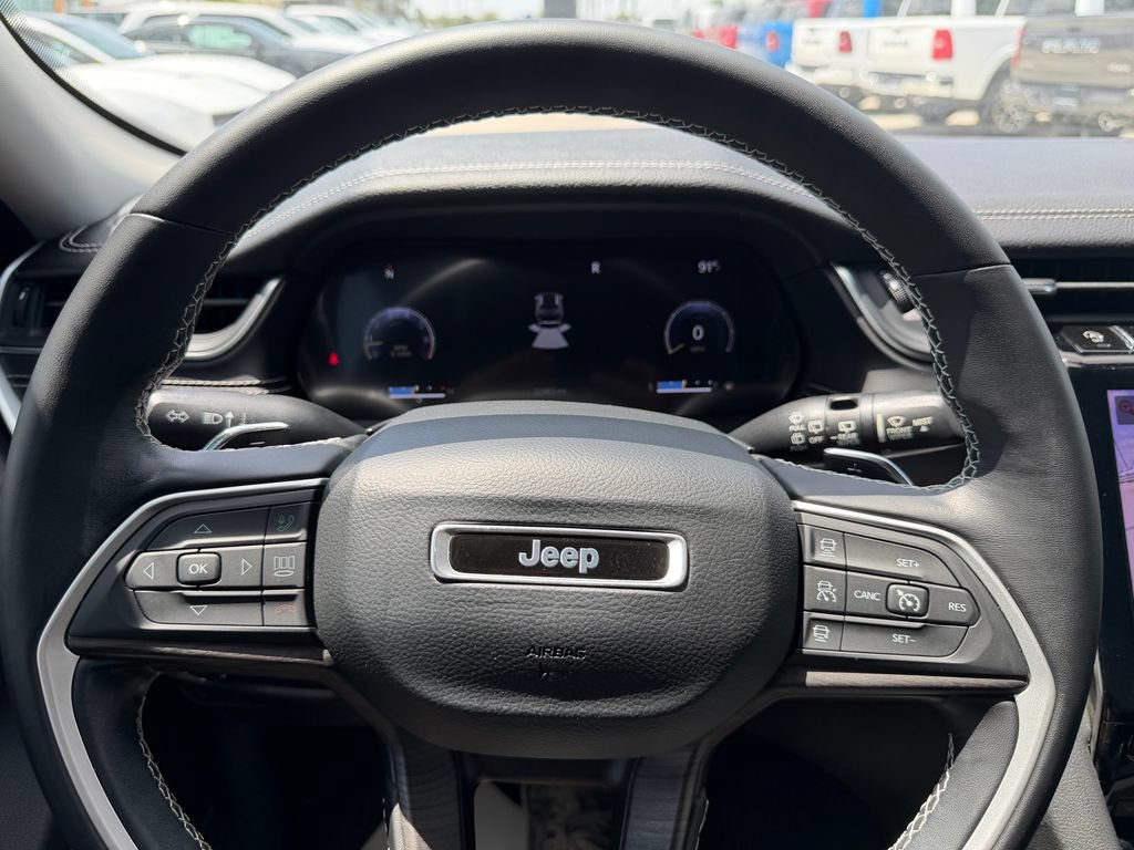 Used 2022 Jeep Grand Cherokee Limited AWD/4WD image 20