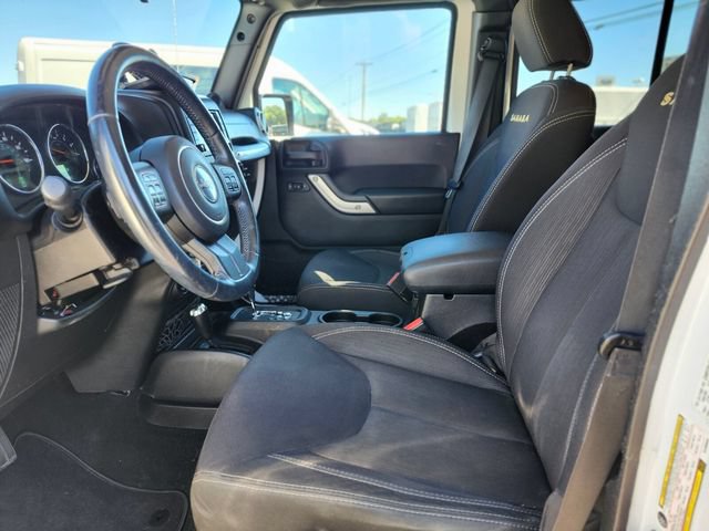 Used 2014 Jeep Wrangler Unlimited Sahara w/ Connectivity Group AWD/4WD image 17