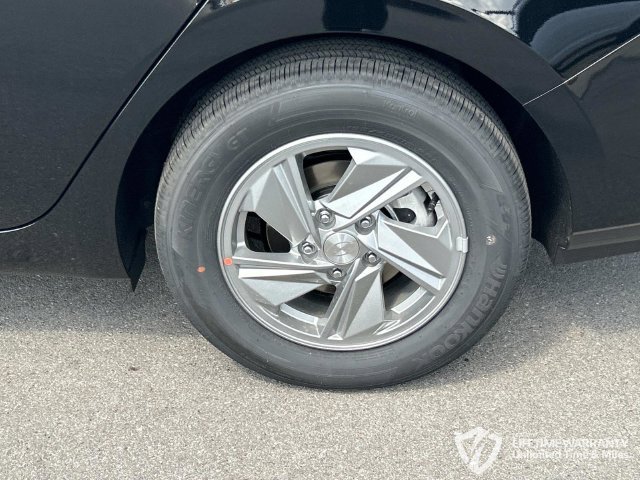 New 2026 Hyundai Elantra SE FWD image 12