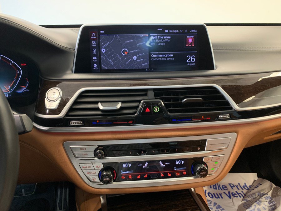 Used 2021 BMW 750i xDrive w/ Executive Package AWD/4WD image 29