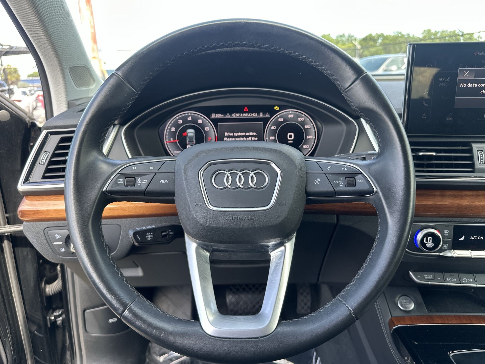 Used 2023 Audi Q5 2.0T Premium Plus w/ Premium Plus Package AWD/4WD image 11